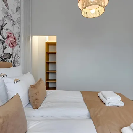 Aparthotel Waterlane Vintage - Fitness & Parking By Downtown 4*